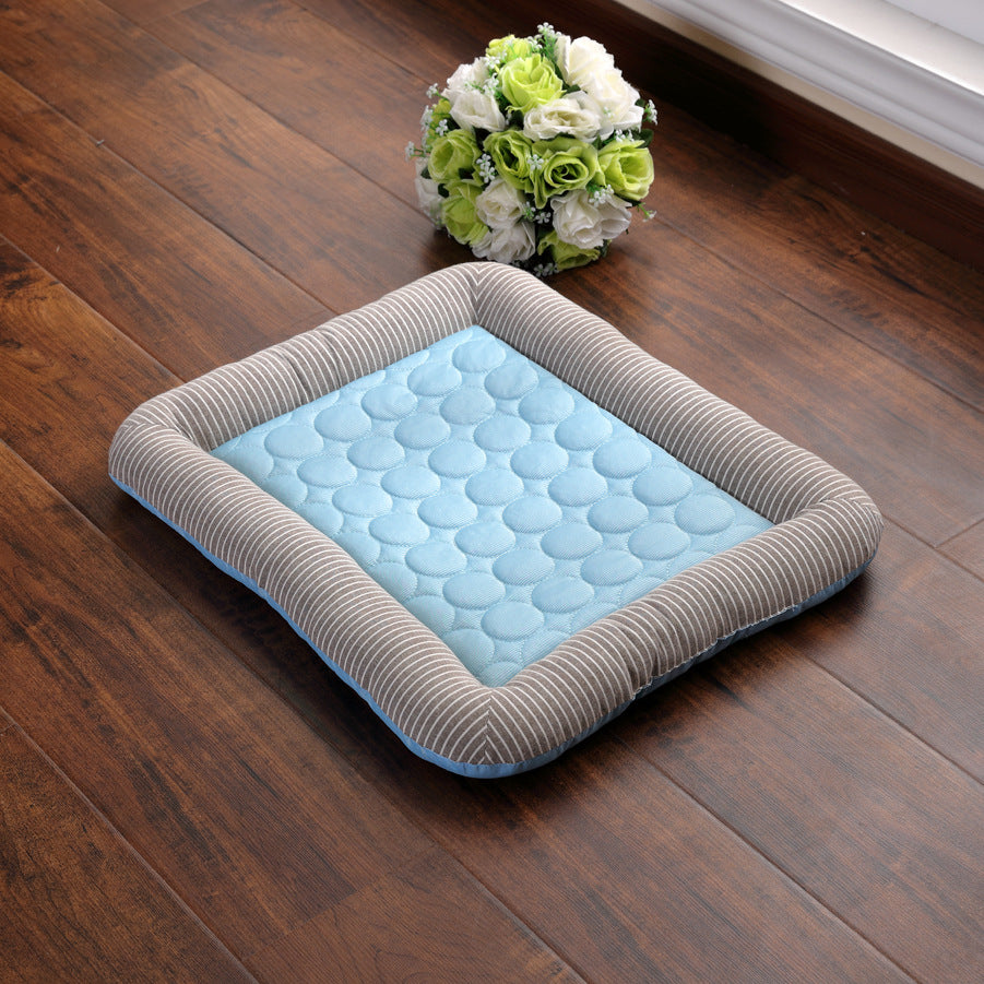 Dog bed with built-in cooling mat