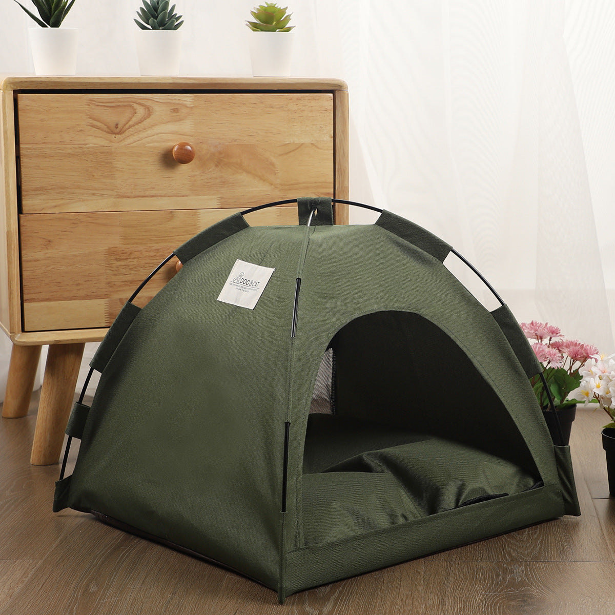 Cat/small dog tent with padded bed for comfort